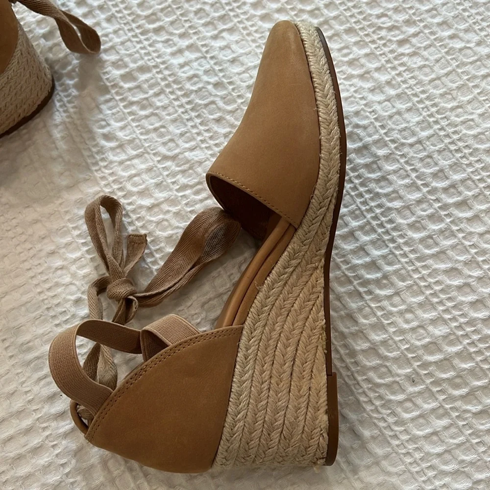 ✌🏼Womens Corso Como Heels!! Size 6! Tan with rope detail!!! Elastic and tie!✌🏼 - Picture 9 of 11